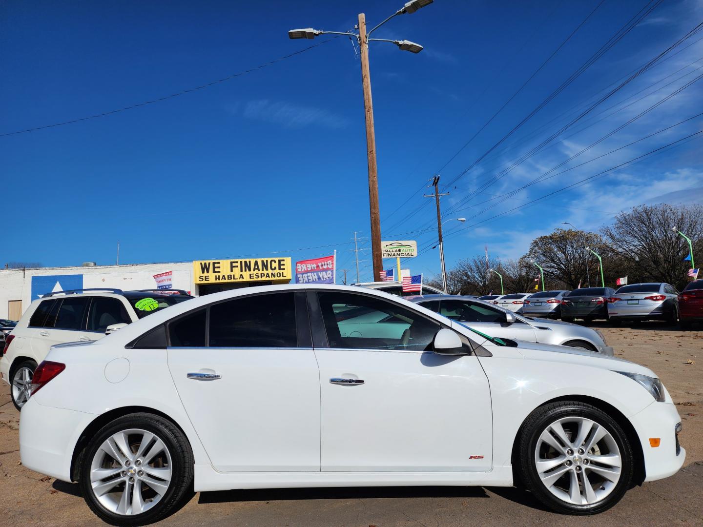 2015 WHITE Chevrolet Cruze LTZ (1G1PG5SB5F7) , AUTO transmission, located at 2660 S.Garland Avenue, Garland, TX, 75041, (469) 298-3118, 32.885551, -96.655602 - Welcome to DallasAutos4Less, one of the Premier BUY HERE PAY HERE Dealers in the North Dallas Area. We specialize in financing to people with NO CREDIT or BAD CREDIT. We need proof of income, proof of residence, and a ID. Come buy your new car from us today!! This is a very well cared for 2015 CH - Photo#2